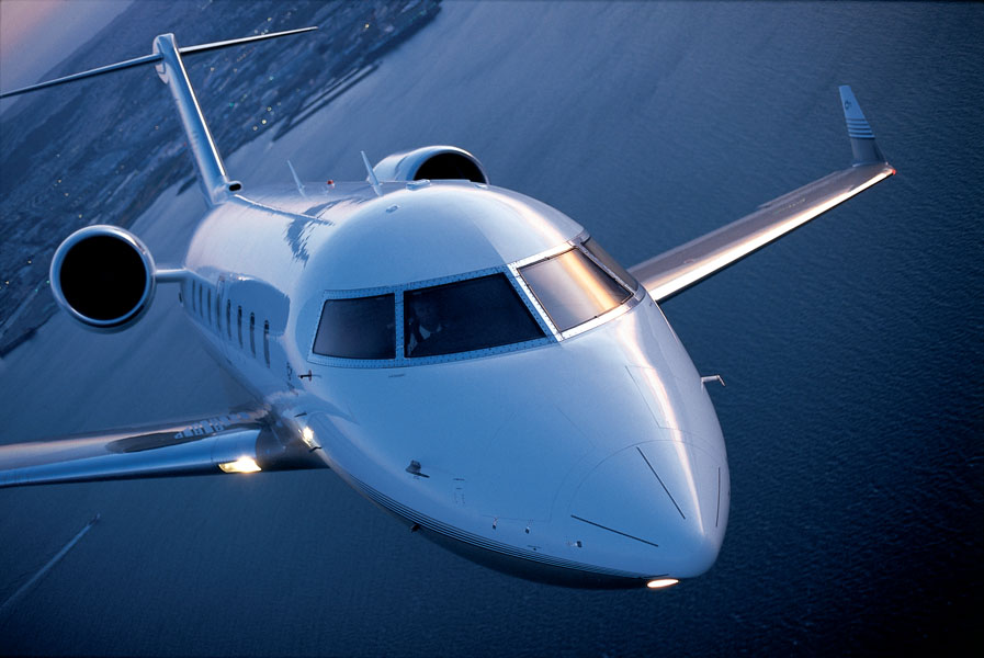 Challenger 604 cabin for Bahamas charter