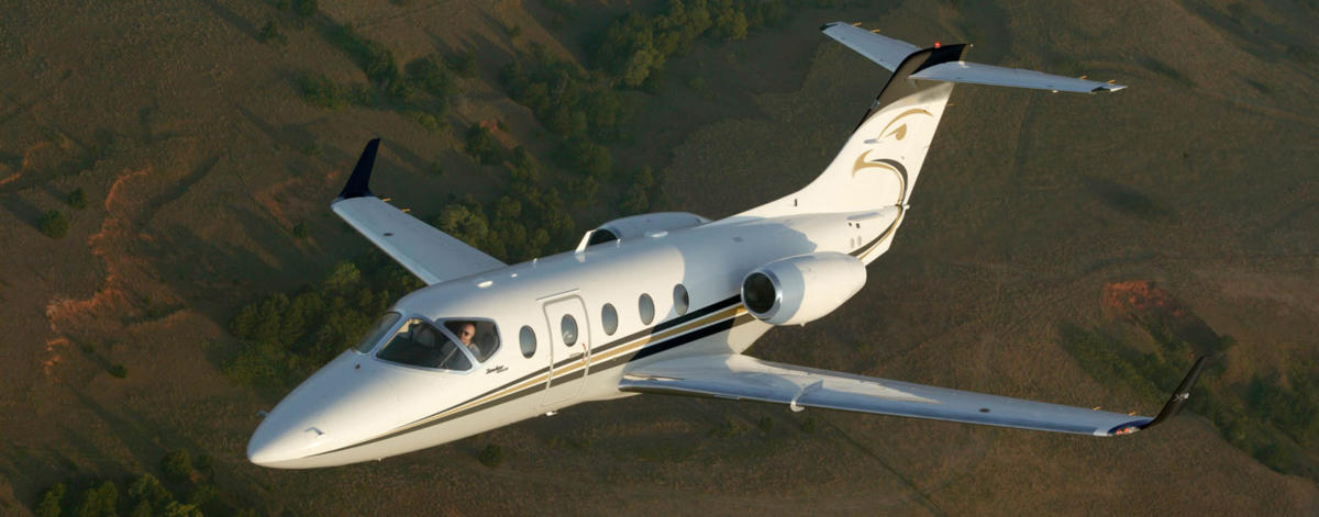 Hawker 400XP cabin for Bahamas charter